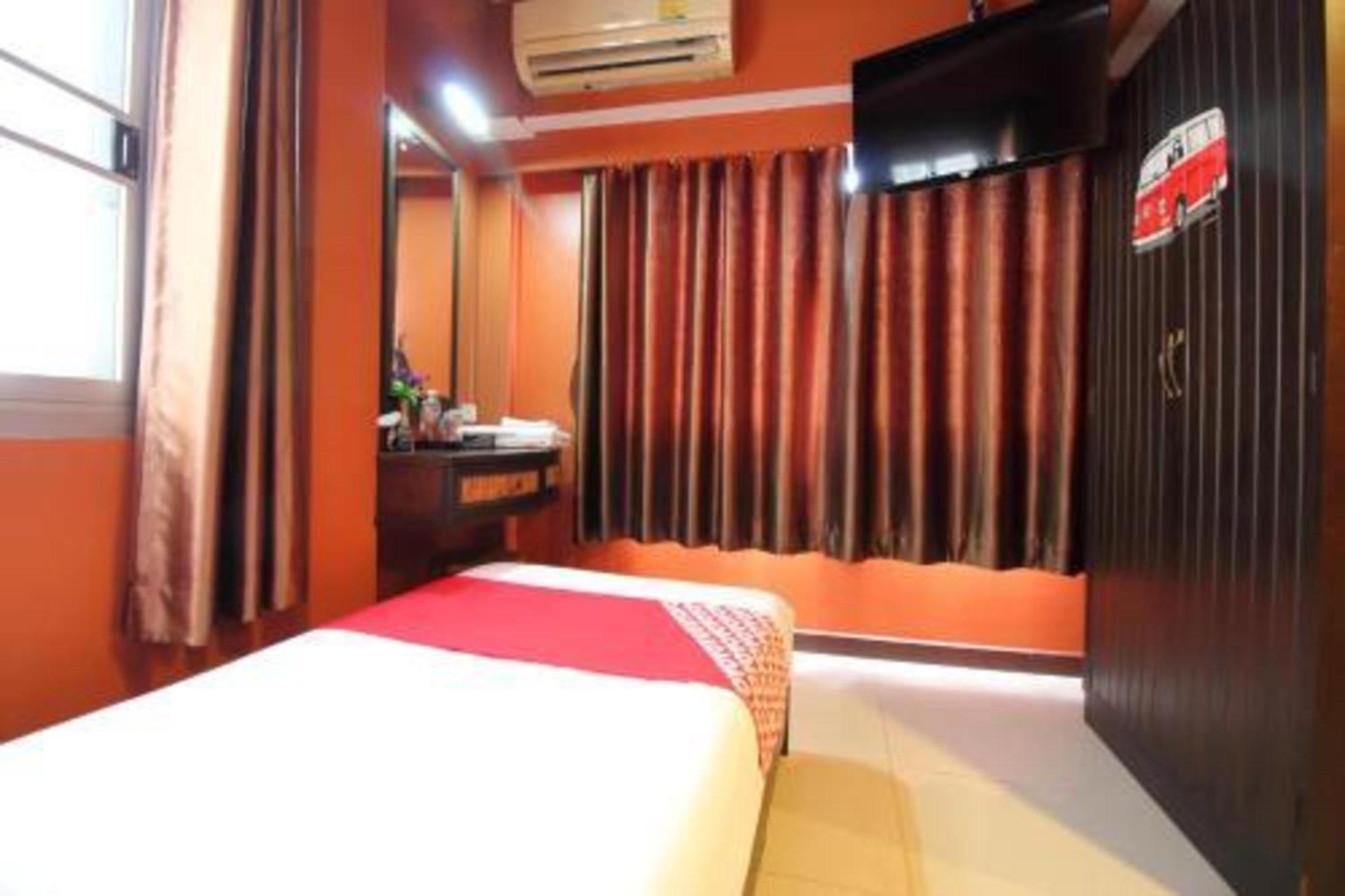 Pannee Lodge Khaosan - Sha Plus Bangkok Kültér fotó