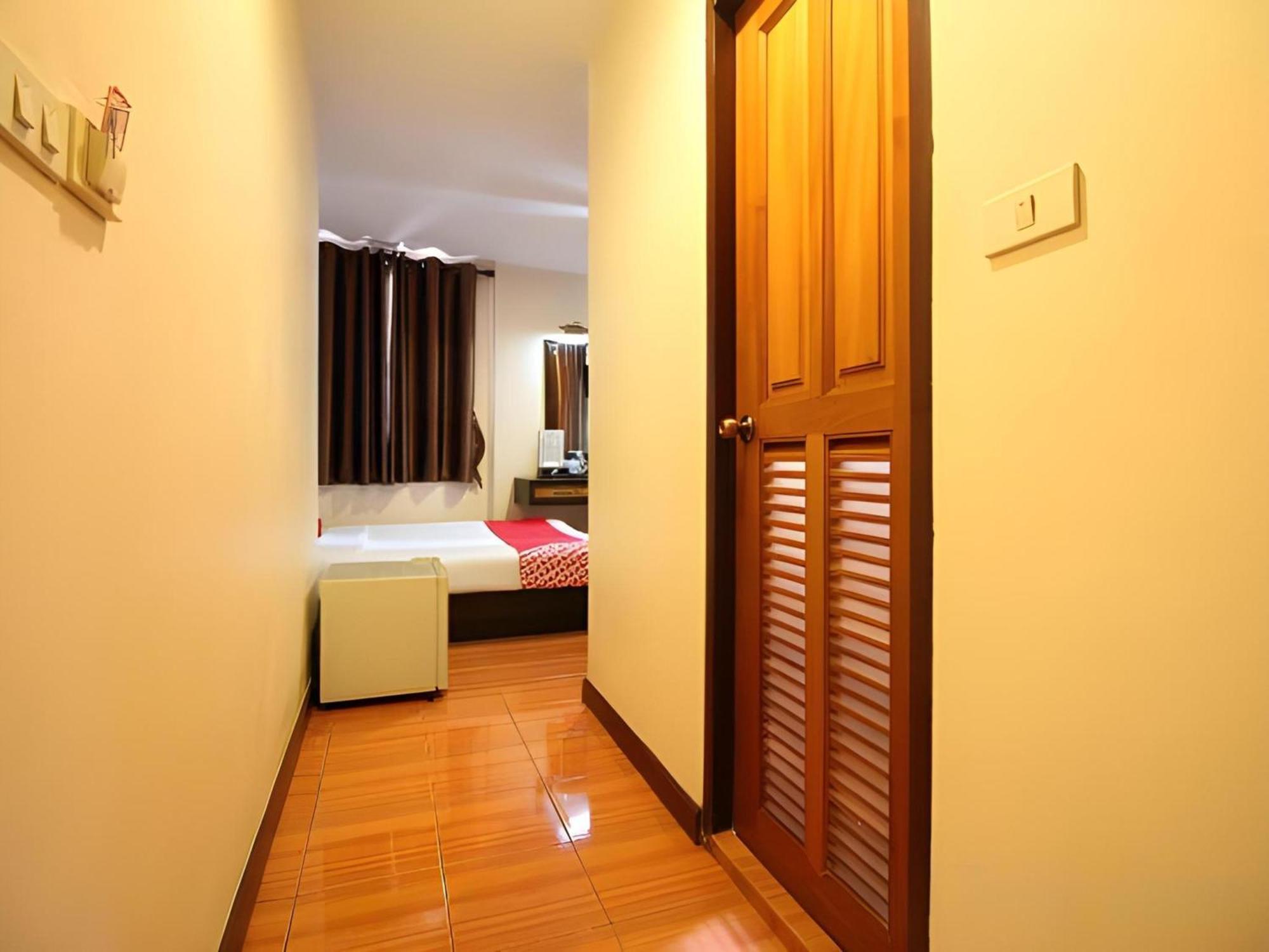 Pannee Lodge Khaosan - Sha Plus Bangkok Kültér fotó